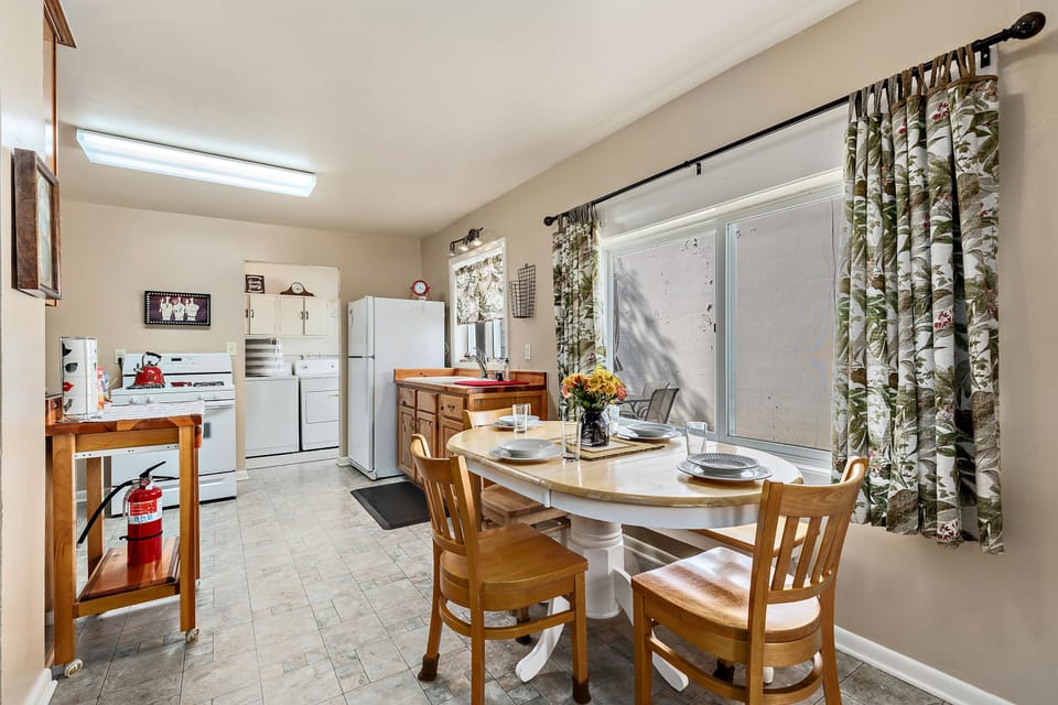 Dinning Room/Kitchen 