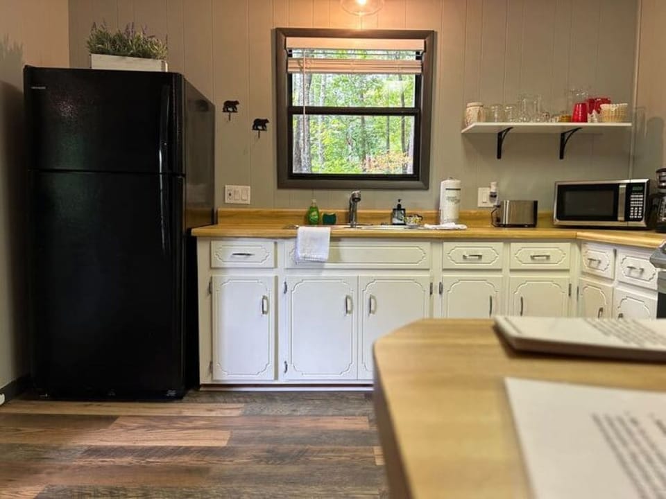 The view was fantastic and in a very peaceful setting. -Linda 
