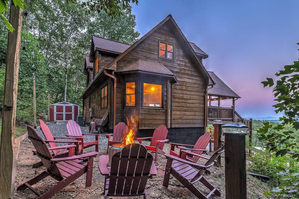 Long range mountain views from the Solo Stove firepit. 12 adirondack chairs. BYO firewood