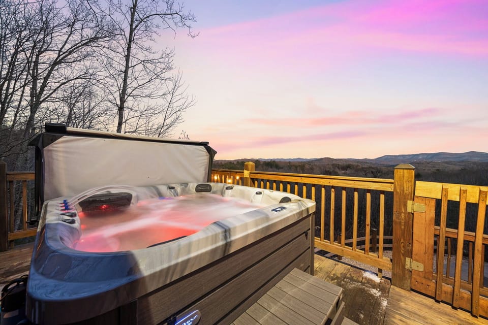 [Main Level: Hot Tub] Fits 4-6, has jets and mountain/sunset views
