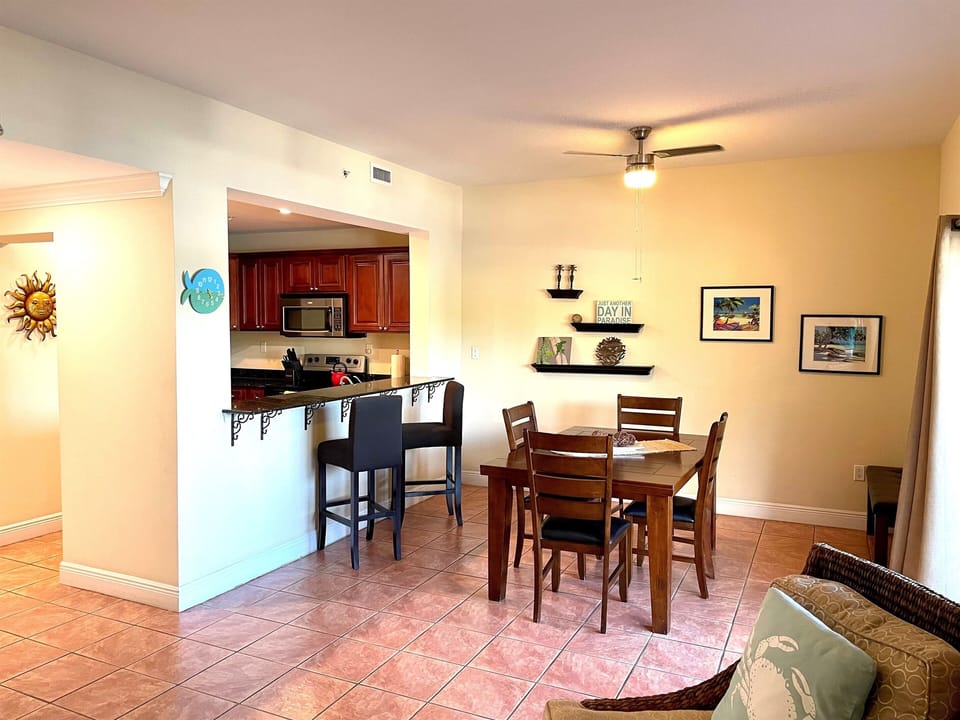 Breakfast Bar and Dining Room