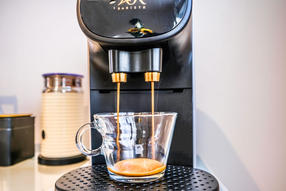 Coffee machine with Milk fother