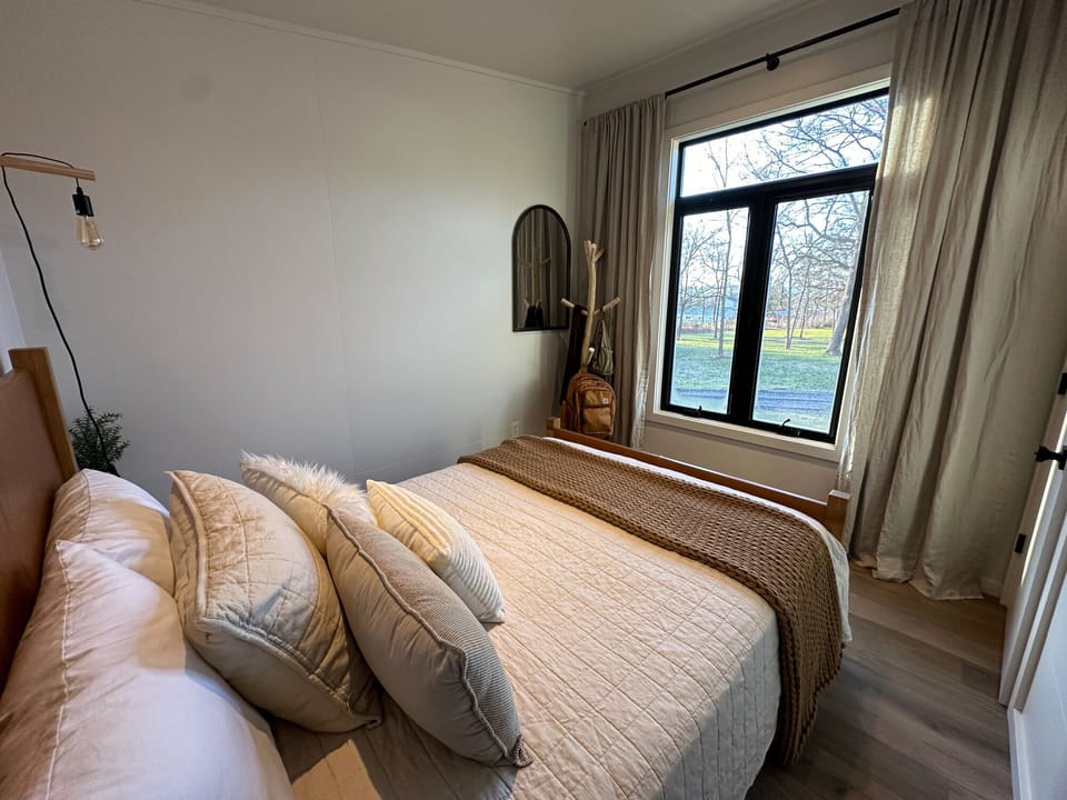 Bedroom202