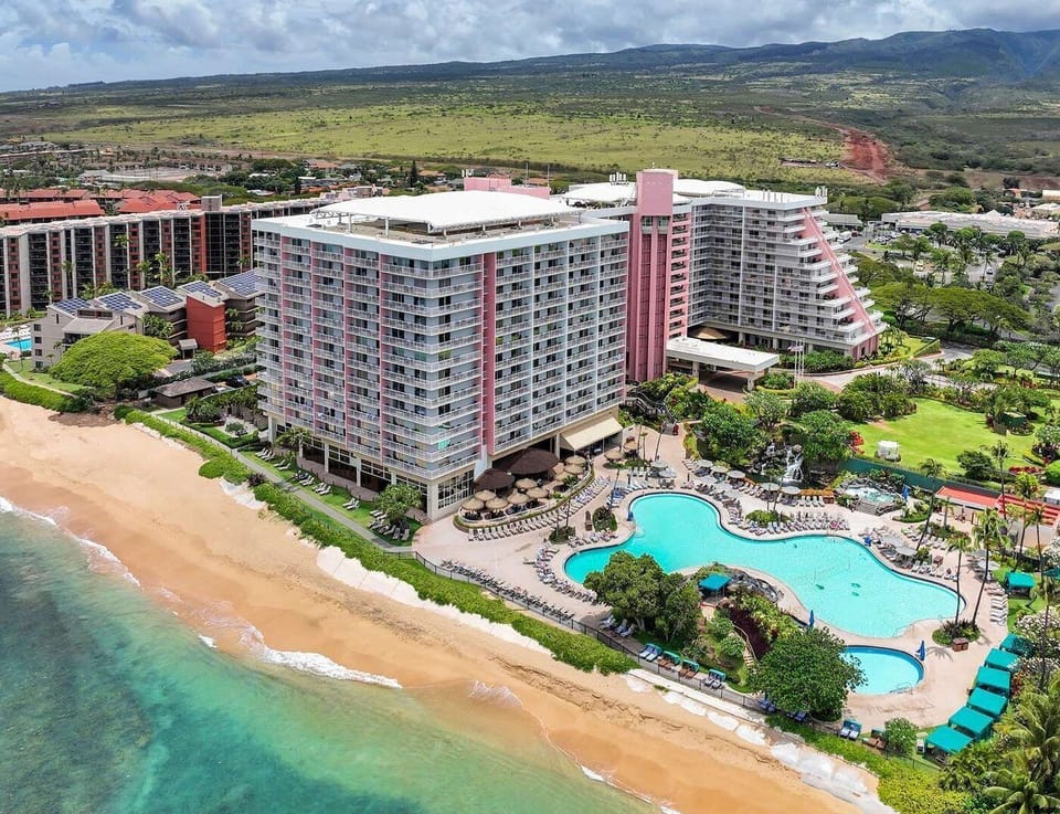 Resort Overview • Beachfront