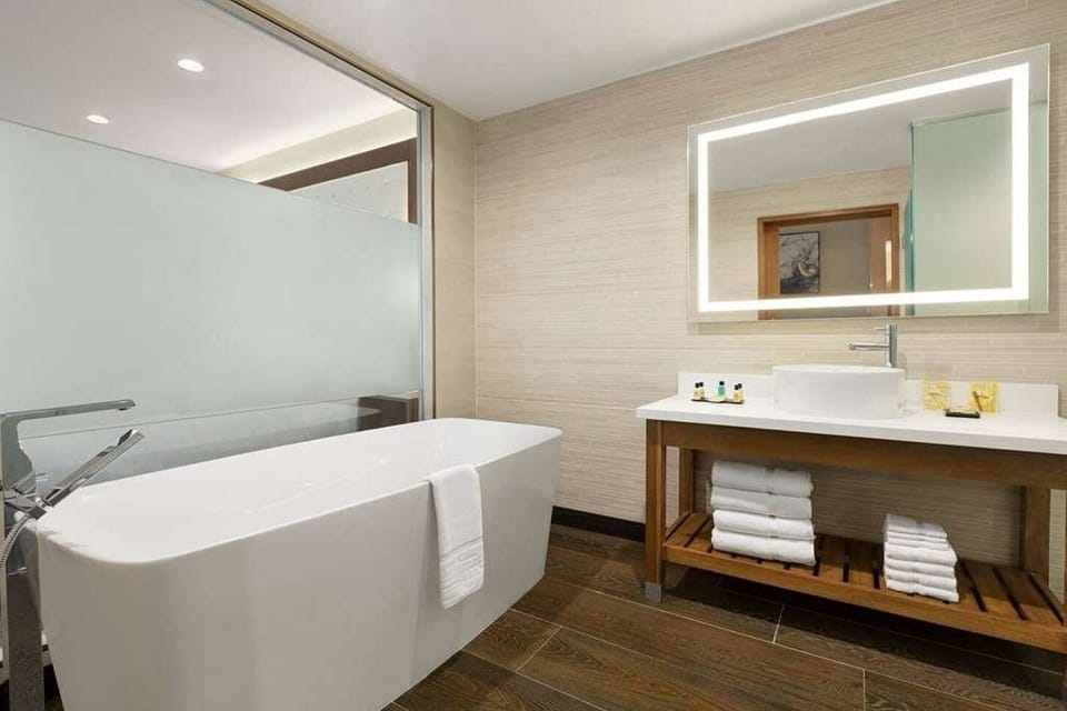 9ad50ff2-7ee7-4cab-b894-4d4a3df3949b_7_WA_2BR_Bathroom.jpg