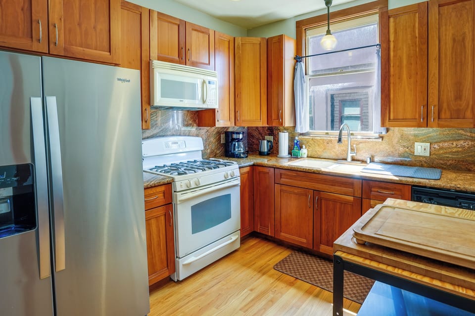 Kitchen | 1st Floor | Dishwasher | Cooking Basics/Spices | Blender | Crockpot