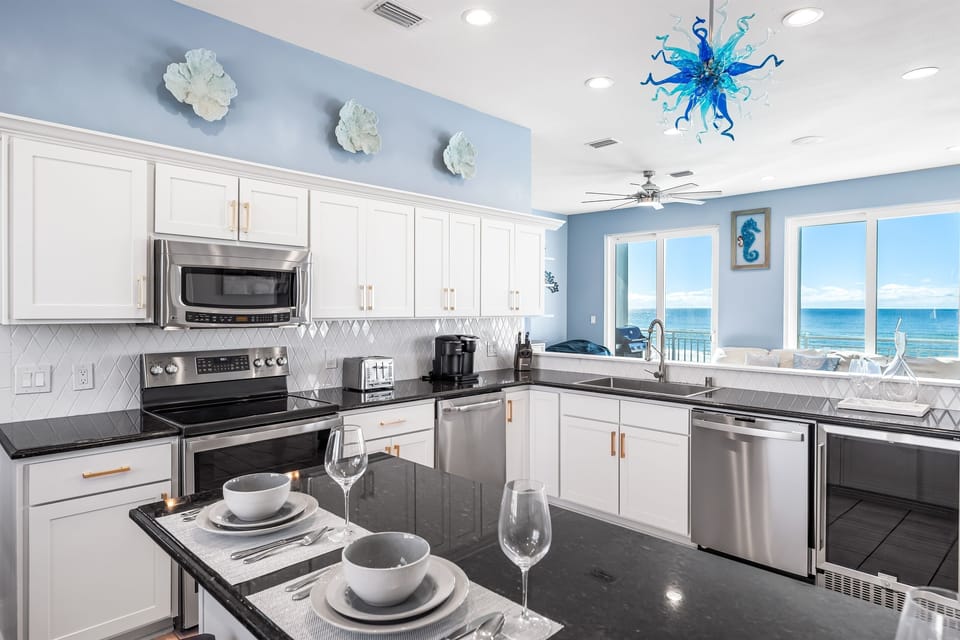 Fully Stocked Kitchen | Gulf Front
