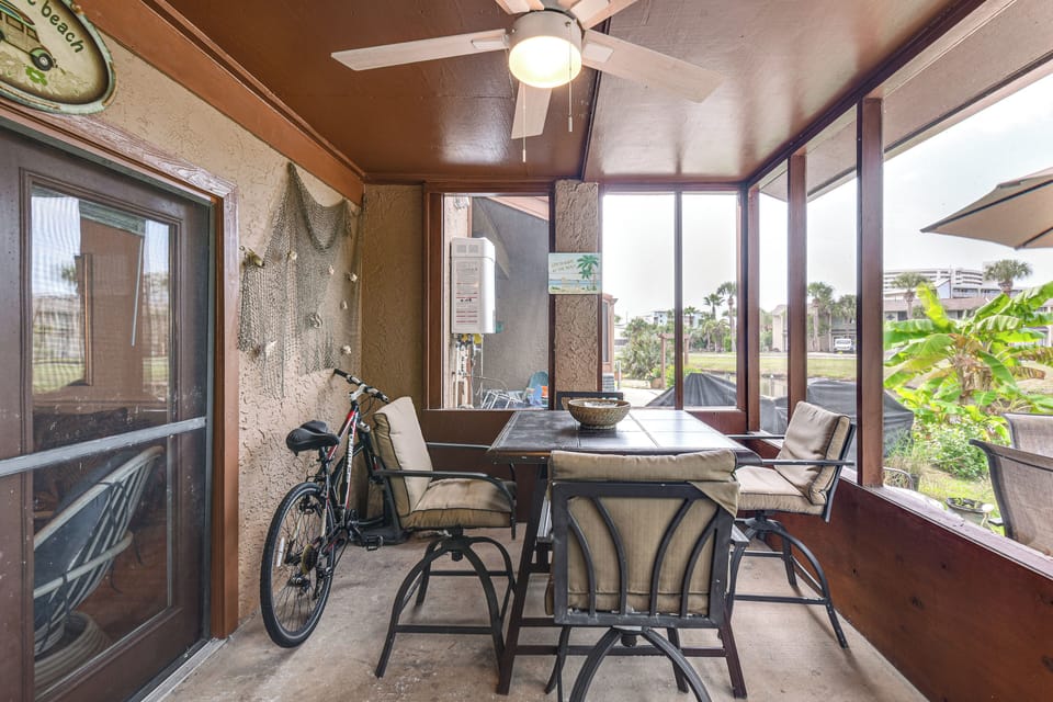 Screened-In Patio | Water Views | Dining Area | Beach Cart