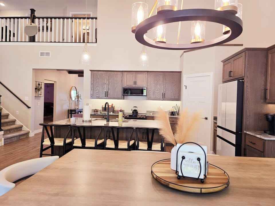 kitchen/dining area