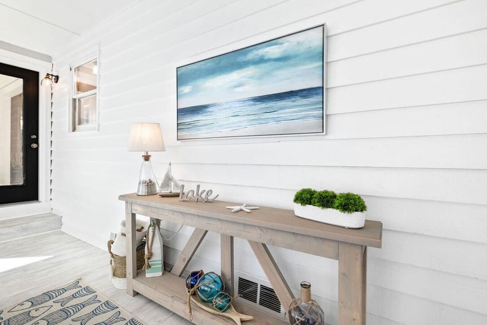 Play, relax, and enjoy the waterfront breeze.