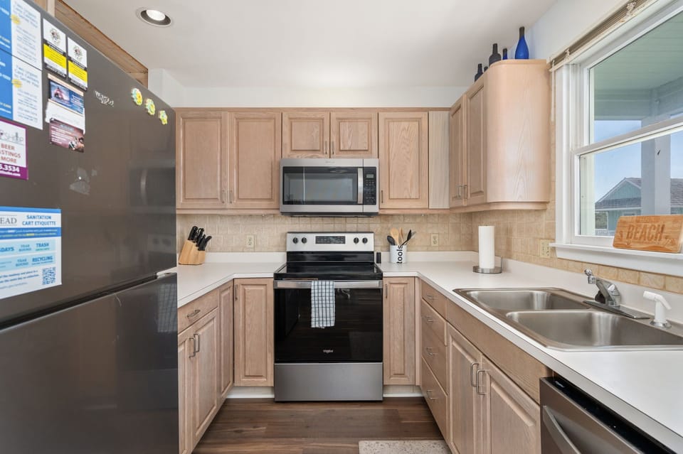ML18: Sandy T'z | TL Kitchen Area