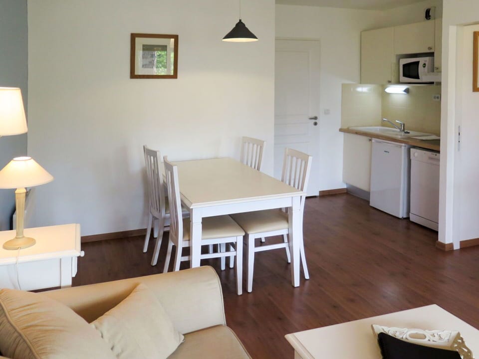 Furniture, Property, Cabinetry, Countertop, Wood, Table, Lighting, Interior Design, Flooring, Comfort