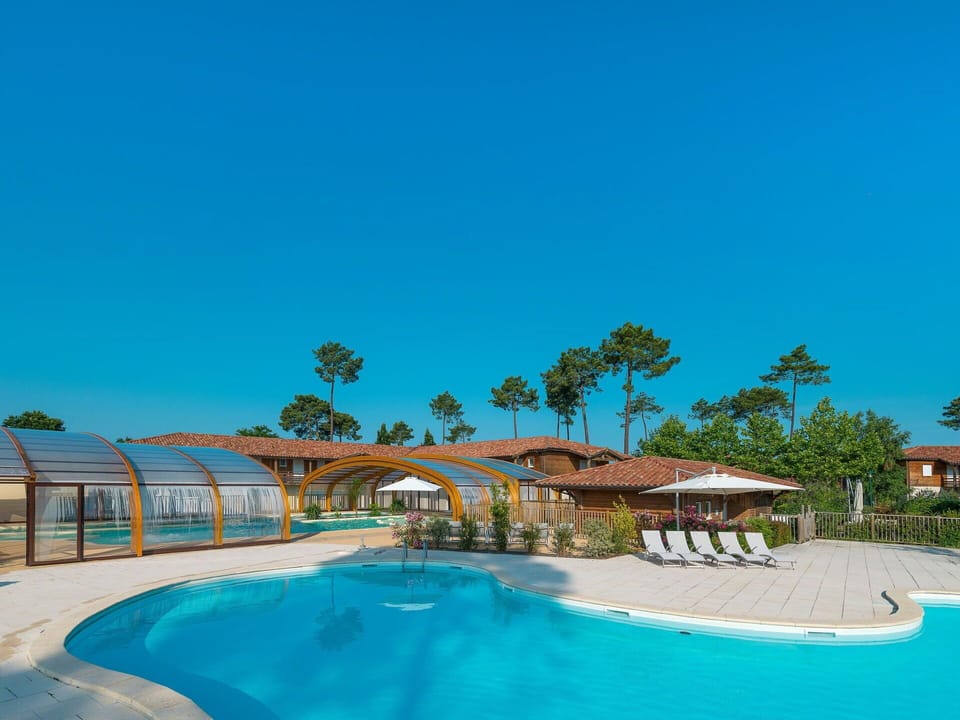 Water, Sky, Plant, Swimming Pool, Seaside Resort, Tree, Building, Leisure, Eco Hotel, Shade