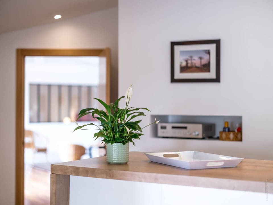 Fully equipped kitchen - Dishwasher - Nespresso coffee machine + filter - Electric kettle - Induction hob - Household linen provided.