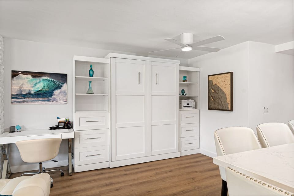Luxury Carlsbad rental - Discreetly hidden Murphy bed