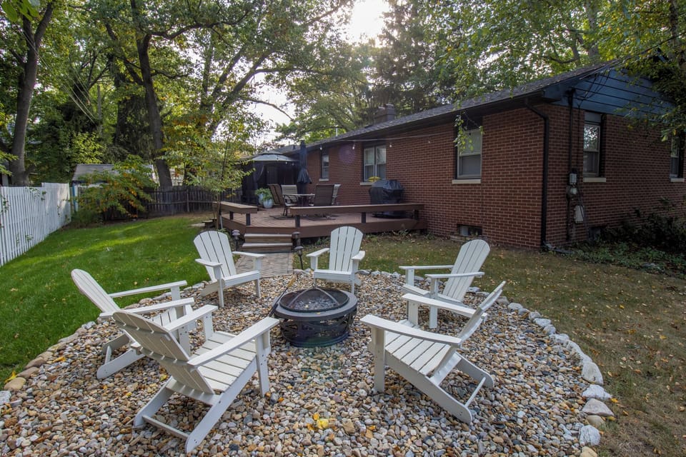 Back Deck | Dining | Gas Grill | Fire Pit
