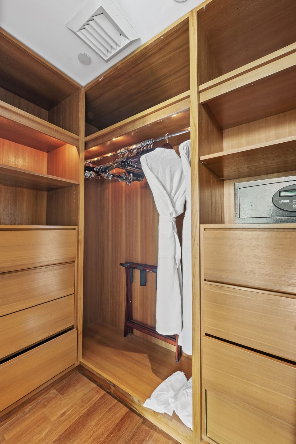 MASTER BEDROOM CLOSET