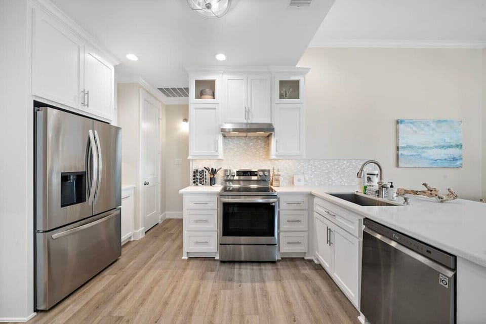 A kitchen perfect for preparing meals for the family!