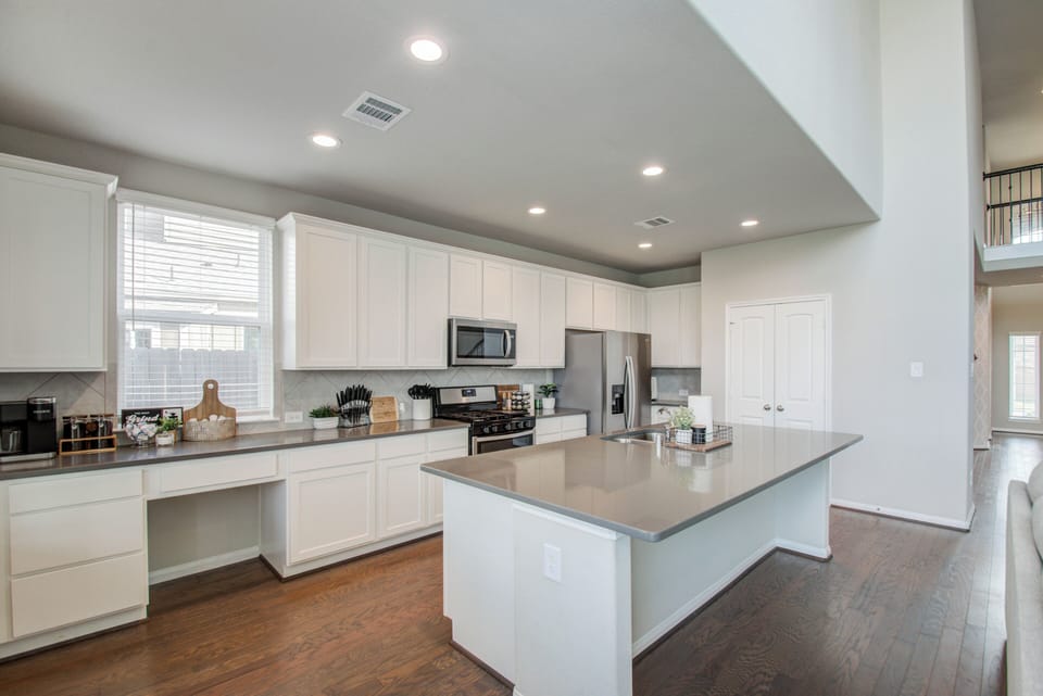 Kitchen with island