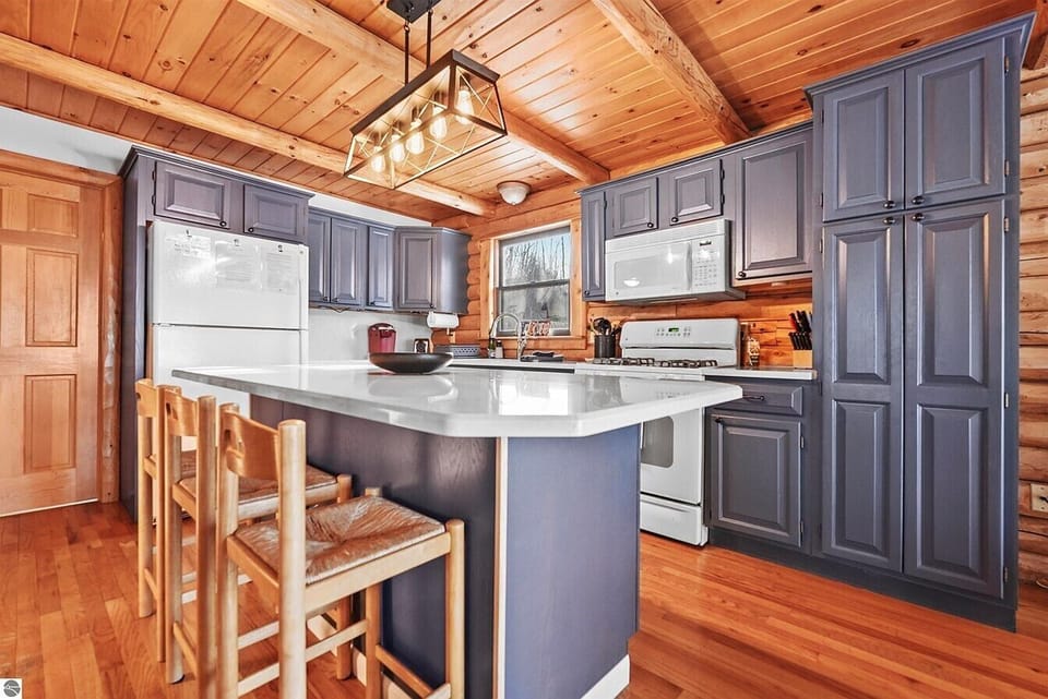 KITCHEN:  Very modern and convenient kitchen with all appliances and a good supply of cooking and dining utensils.