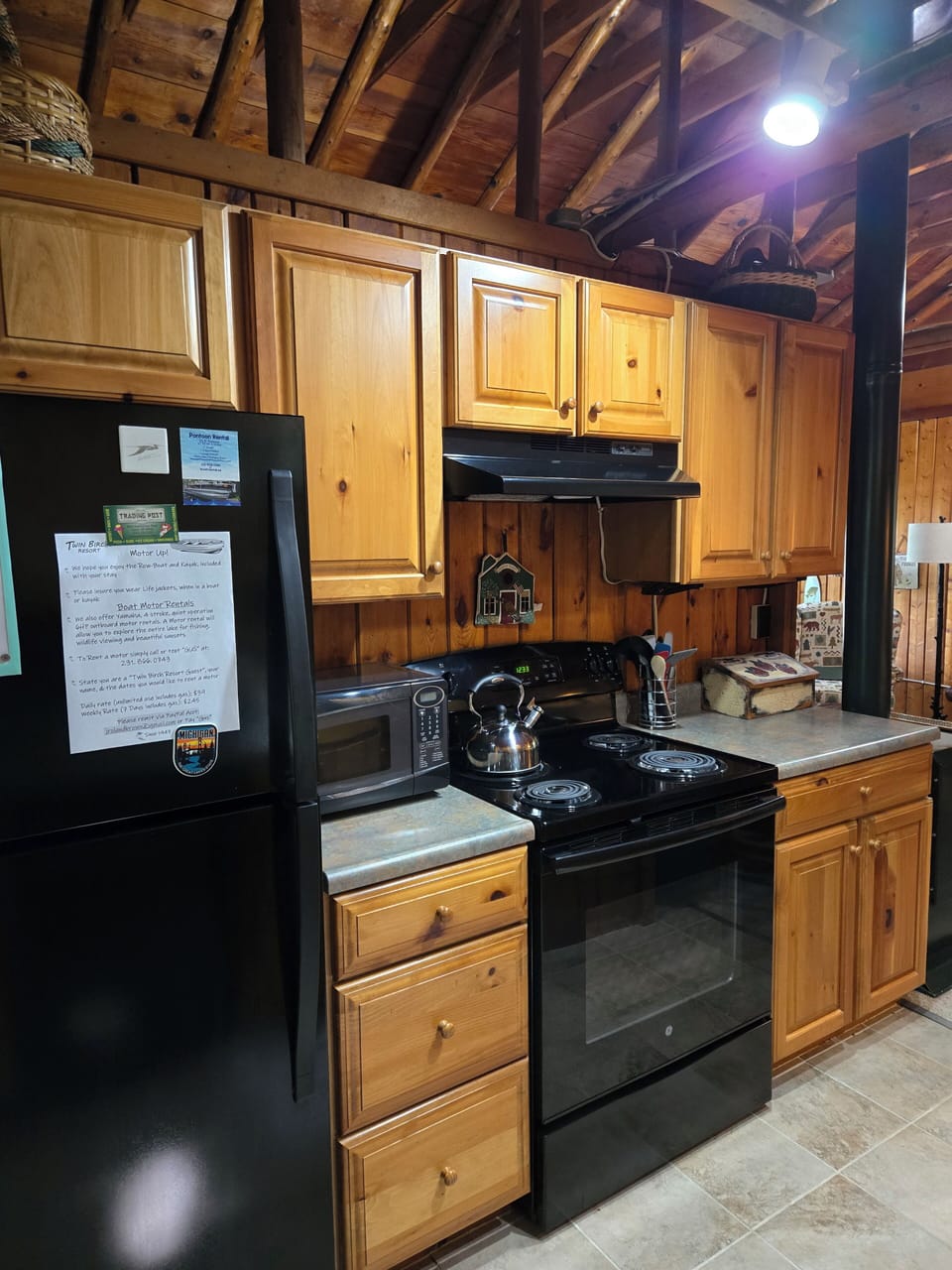 KITCHEN:  The cabin has a full kitchen, including a dishwasher.