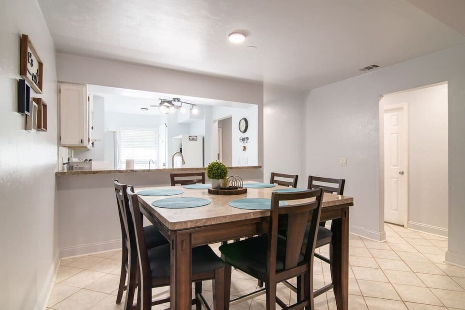 Dining room next to the kitchen (