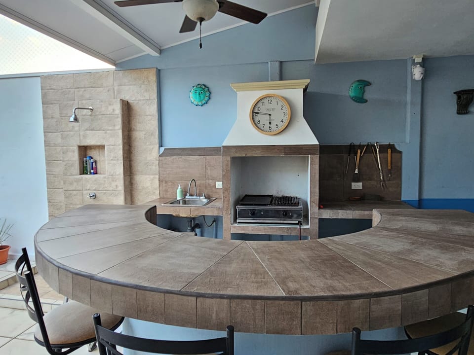 Grill & Bar