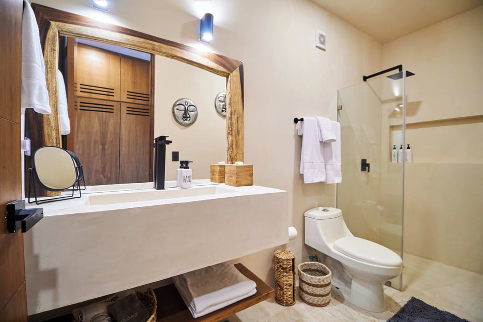 Private en-suite bathroom for 2nd bedroom on main floor. 