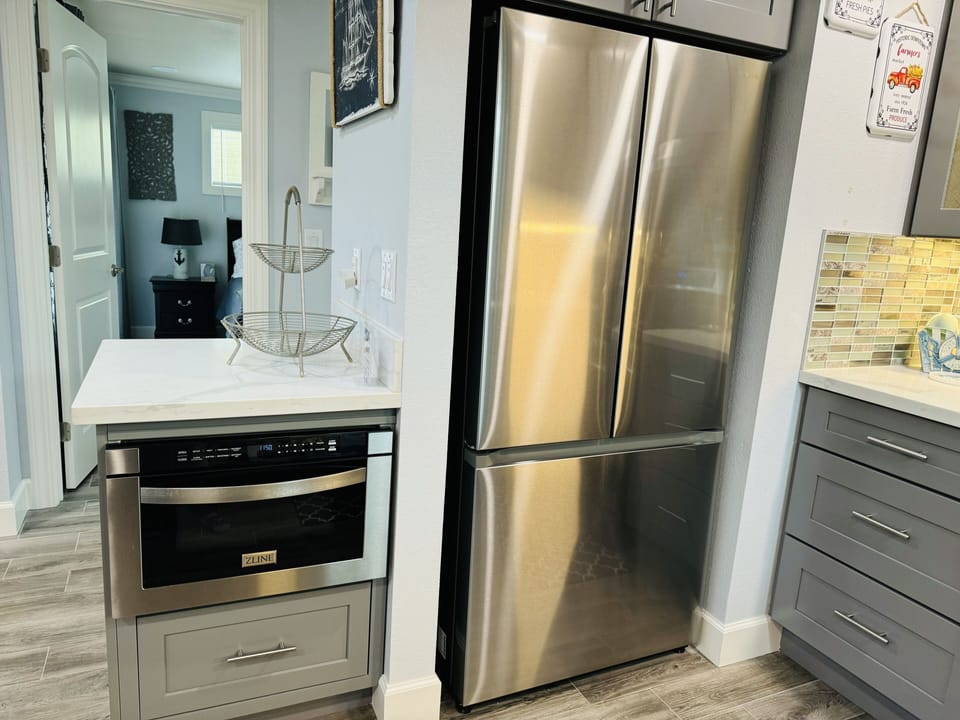 Samsung fridge-freezer and microwave