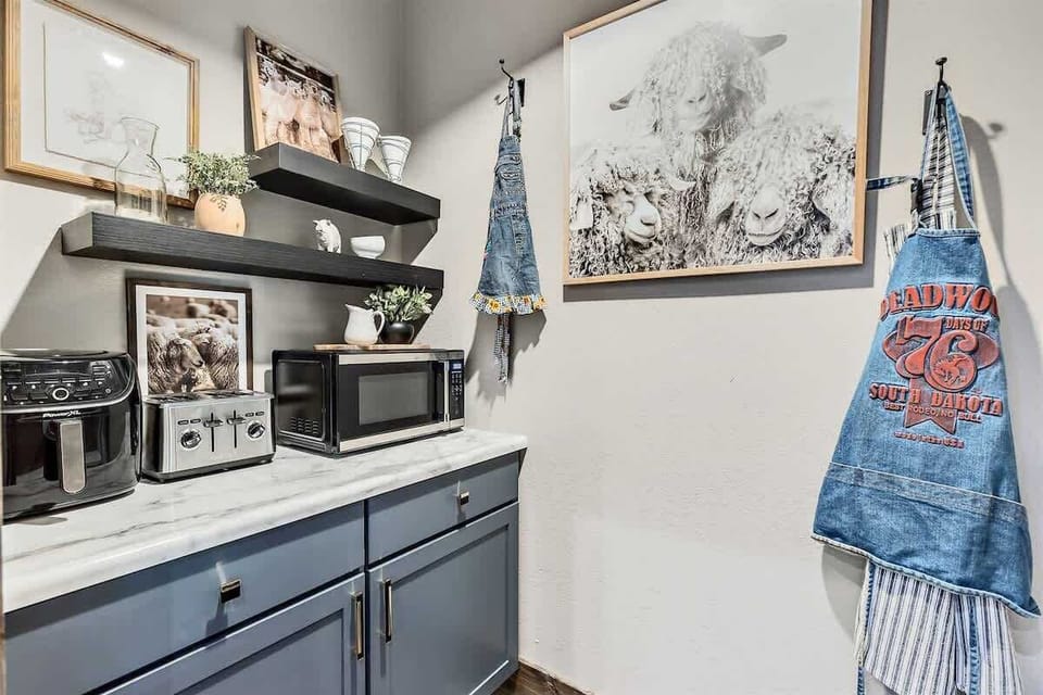 Butler pantry