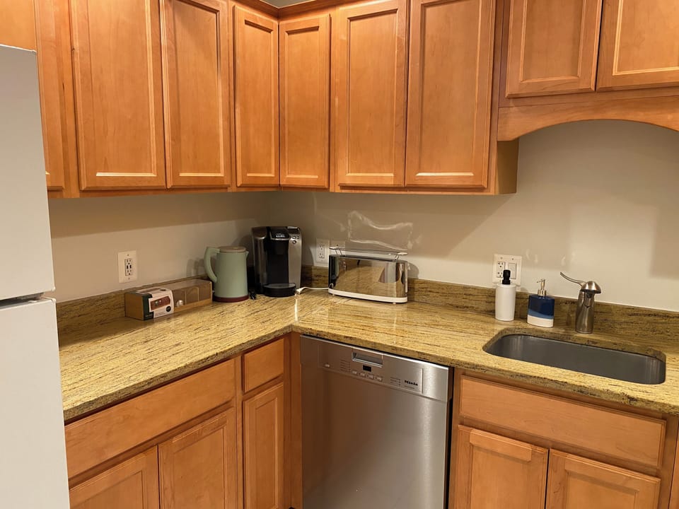 Full kitchen with dishwasher