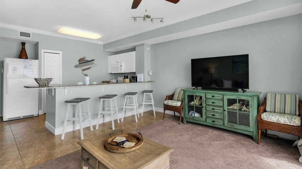 Tidewater 1416 Living Area & Kitchen