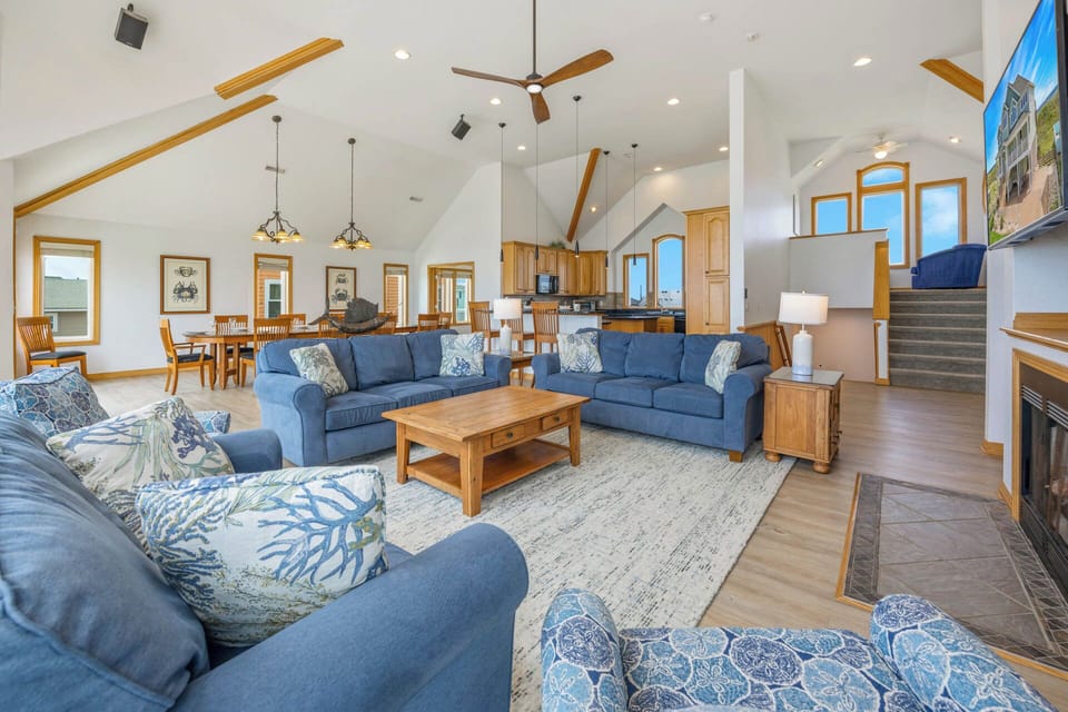 Surf or Sound Realty - 1150 - God's Promise - Great Room -2