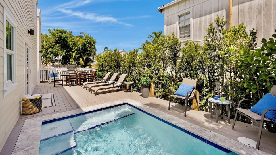 The pool is inviting on a hot Key West afternoon...