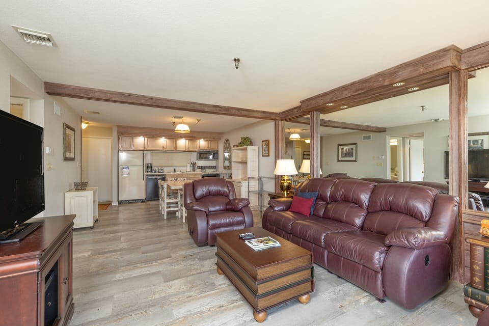Furniture, Indoors, Living Room, Couch, Screen