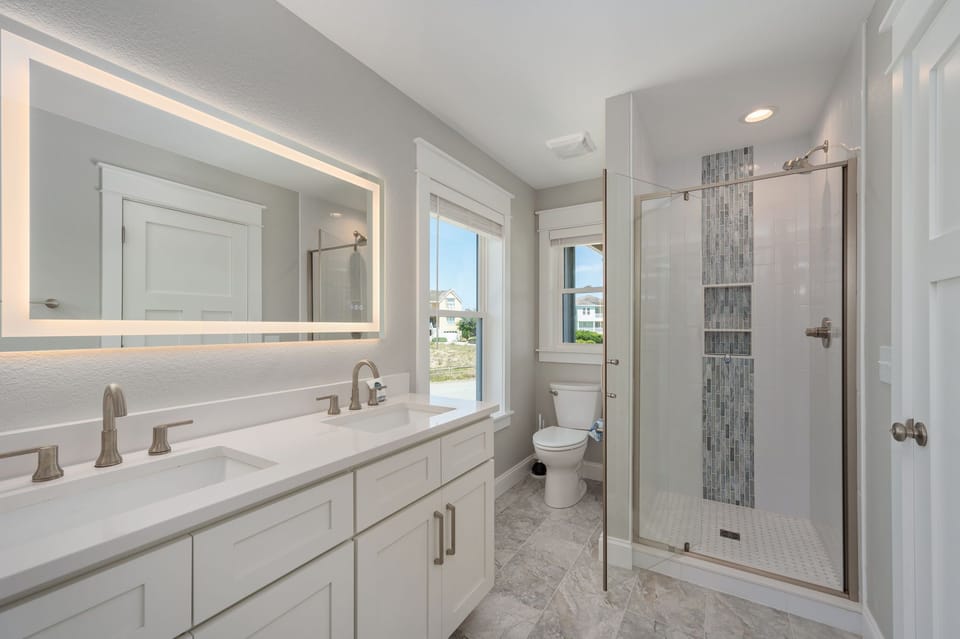 WE17: Benders Beach Bungalow | ML Bedroom 4 - Private Bath