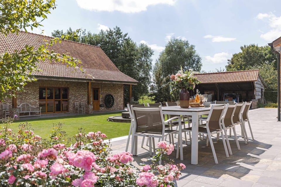 Lovely large terrace up to 10 guests