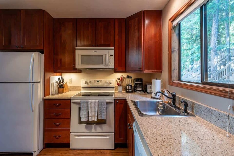 Fully Stocked Kitchen