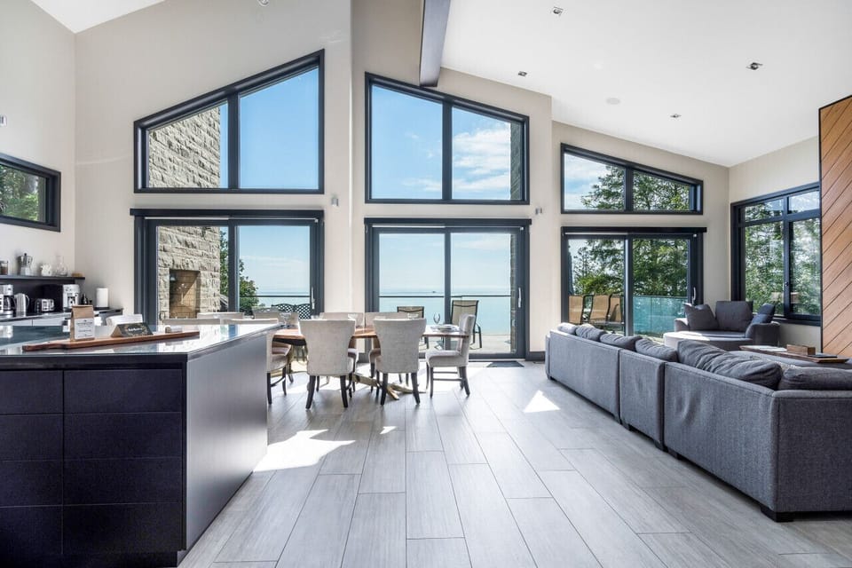 With breathtaking views, ample space, and top-of-the-line amenities, our property offers a truly unique experience for those looking to escape the hustle and bustle of everyday life