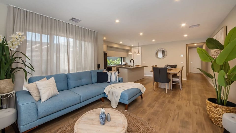 Casa De Praia Lounge with fireplace