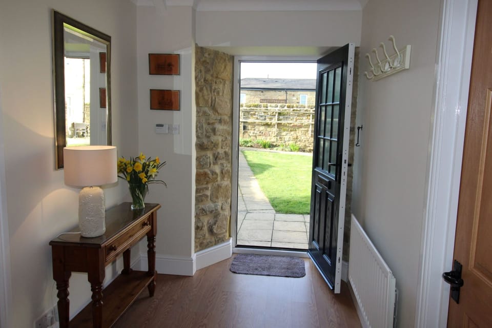 Buttermilk Cottage - Hallway