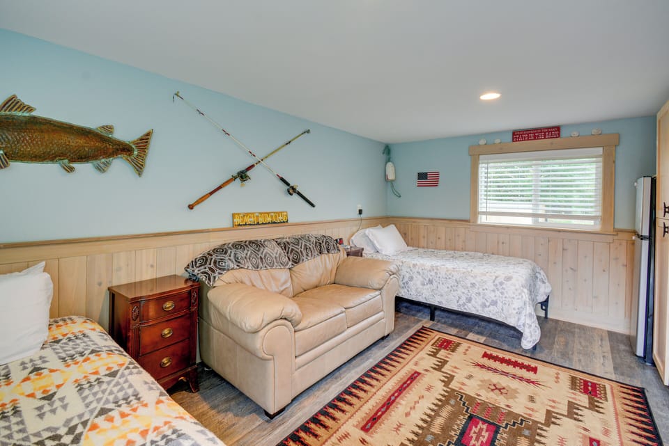 Bedroom 3 (Detached Studio) | 2 Twin Beds