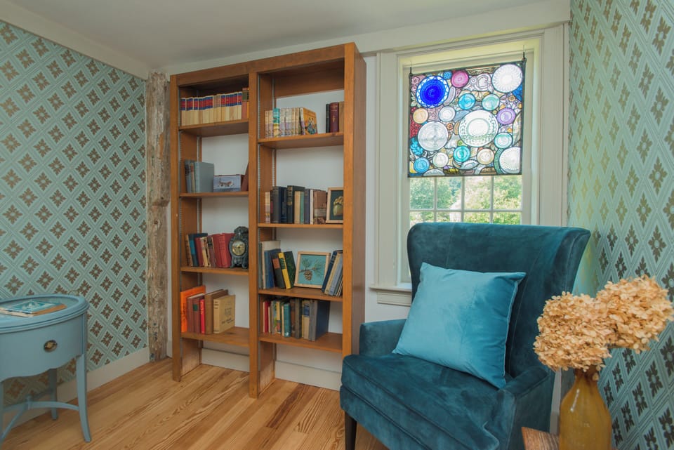 Library upstairs off bedroom 2 (2)