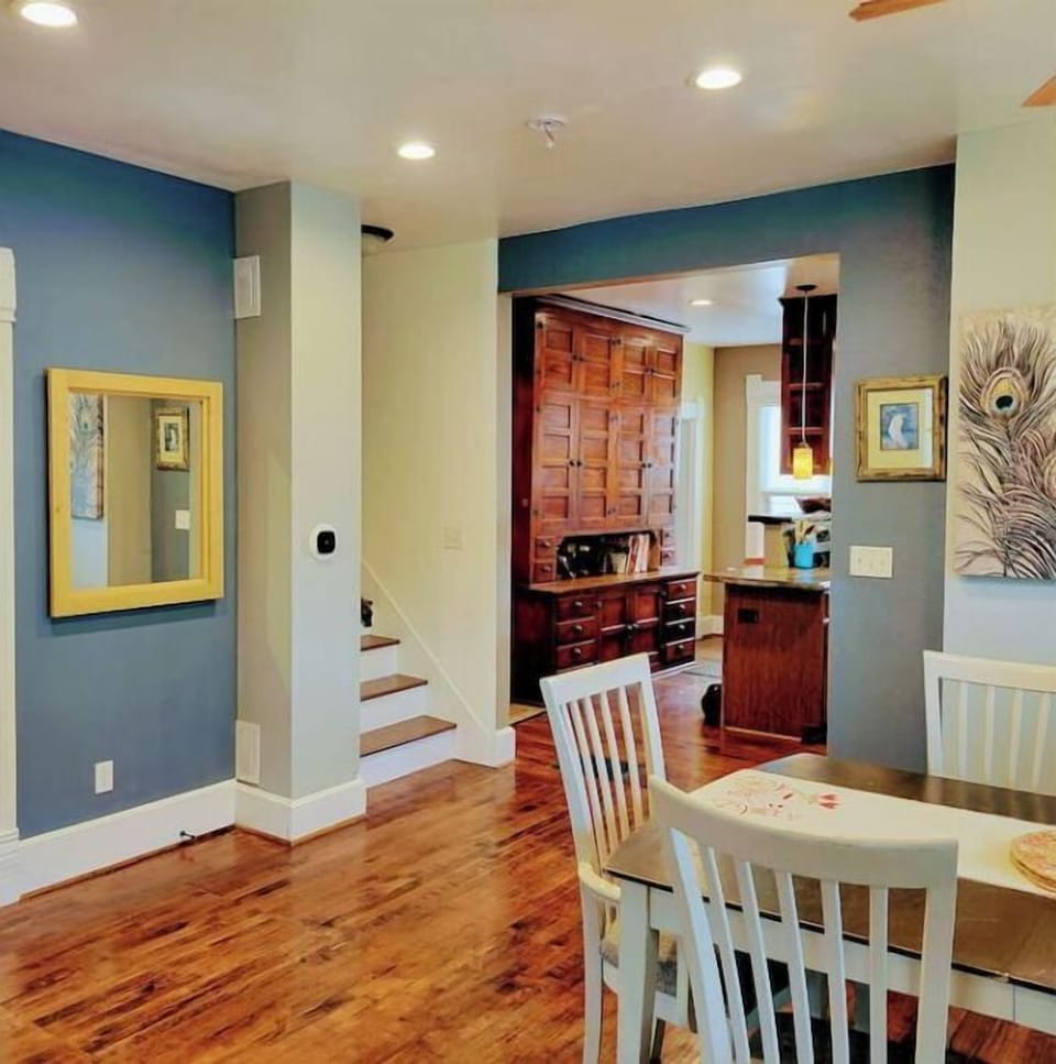 Dining Room view towards the Kitchen
