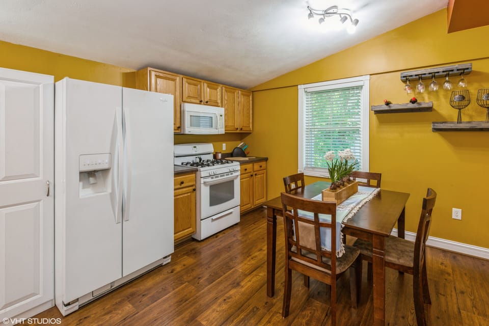 Dining Table in EAT-In Kitchen
