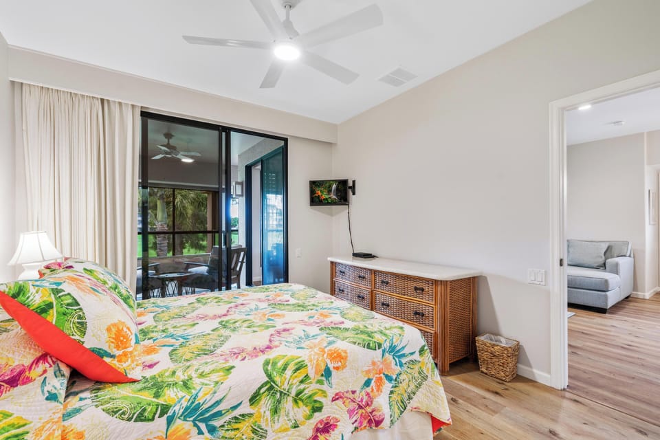 Guest room with lanai access
