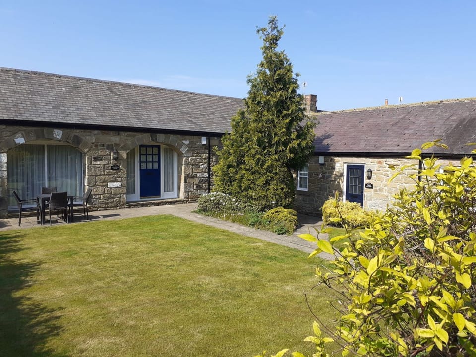 Honeysuckle Cottage - Exterior