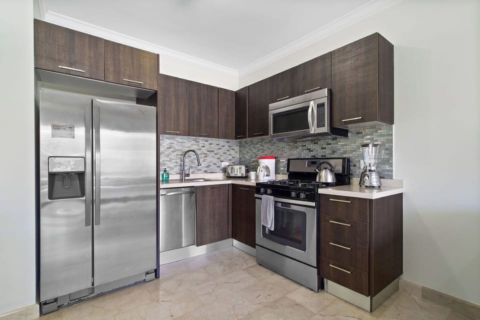 Whip up memories and dishes alike in our modern and well-appointed kitchen space.