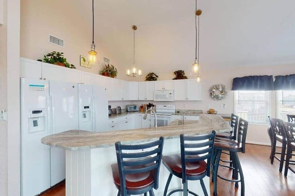 Kitchen Island with sitting area
