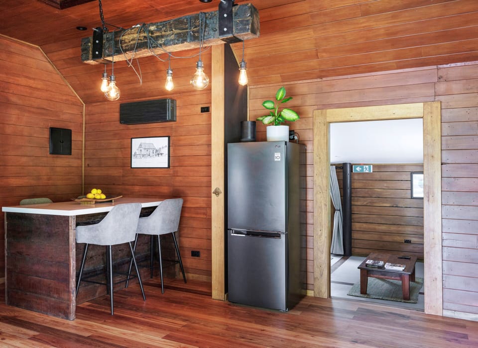 Dining Area / Breakfast Bar